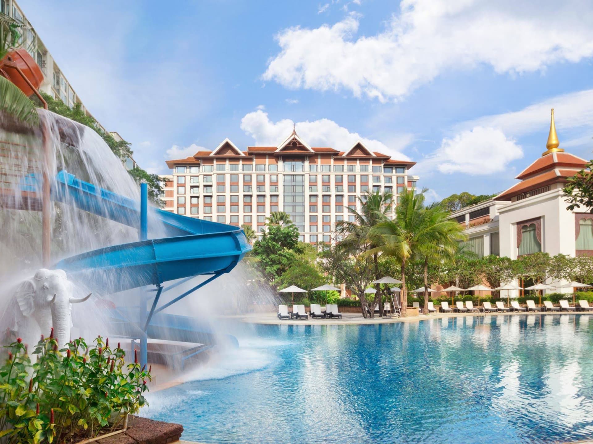 Shangri-La Hotel — photo 1