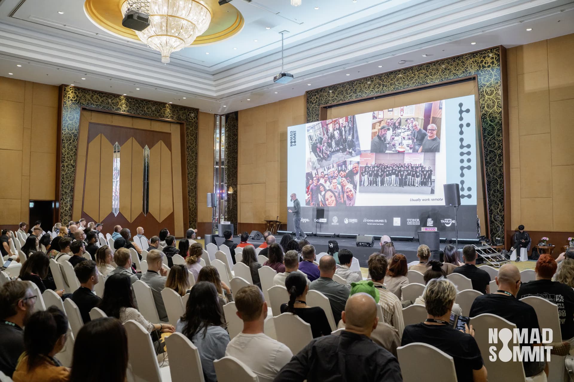 Summit crowd